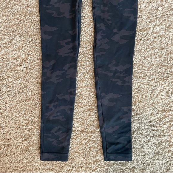 SPANX - Picture 10 of 11